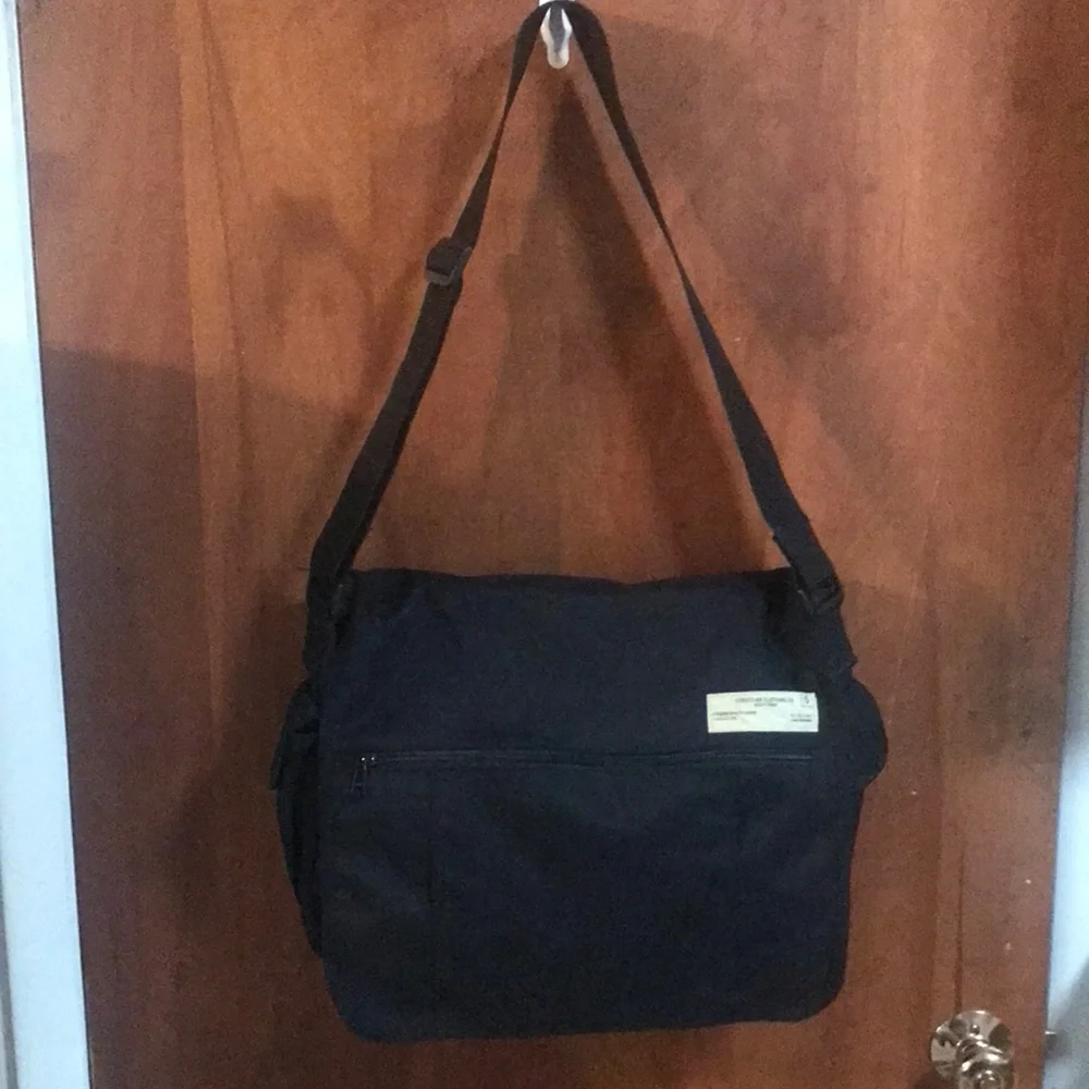 STRUCTURE Clothing Company #5, Black, Classic Crossbody Messenger Bag Used